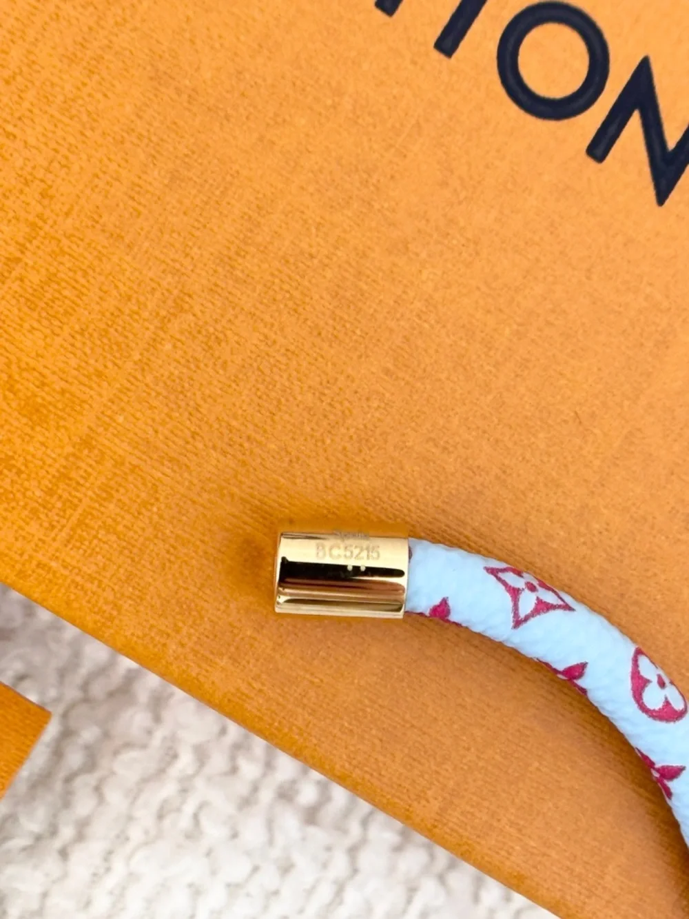 ✨NEW✨Louis Vuitton 2026 Monogram LV Confidential Bracelet 17 cm - Light Blue - Picture 8 of 11